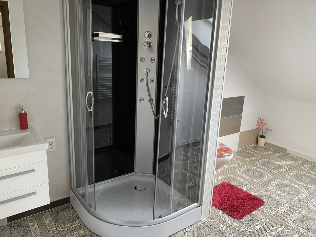 Apartment 5 - Bathroom