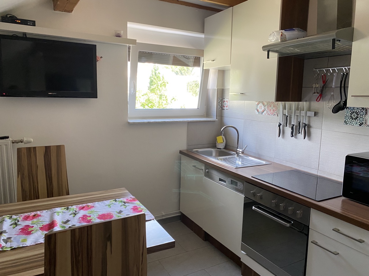 Apartment 5 - kitchen with couch