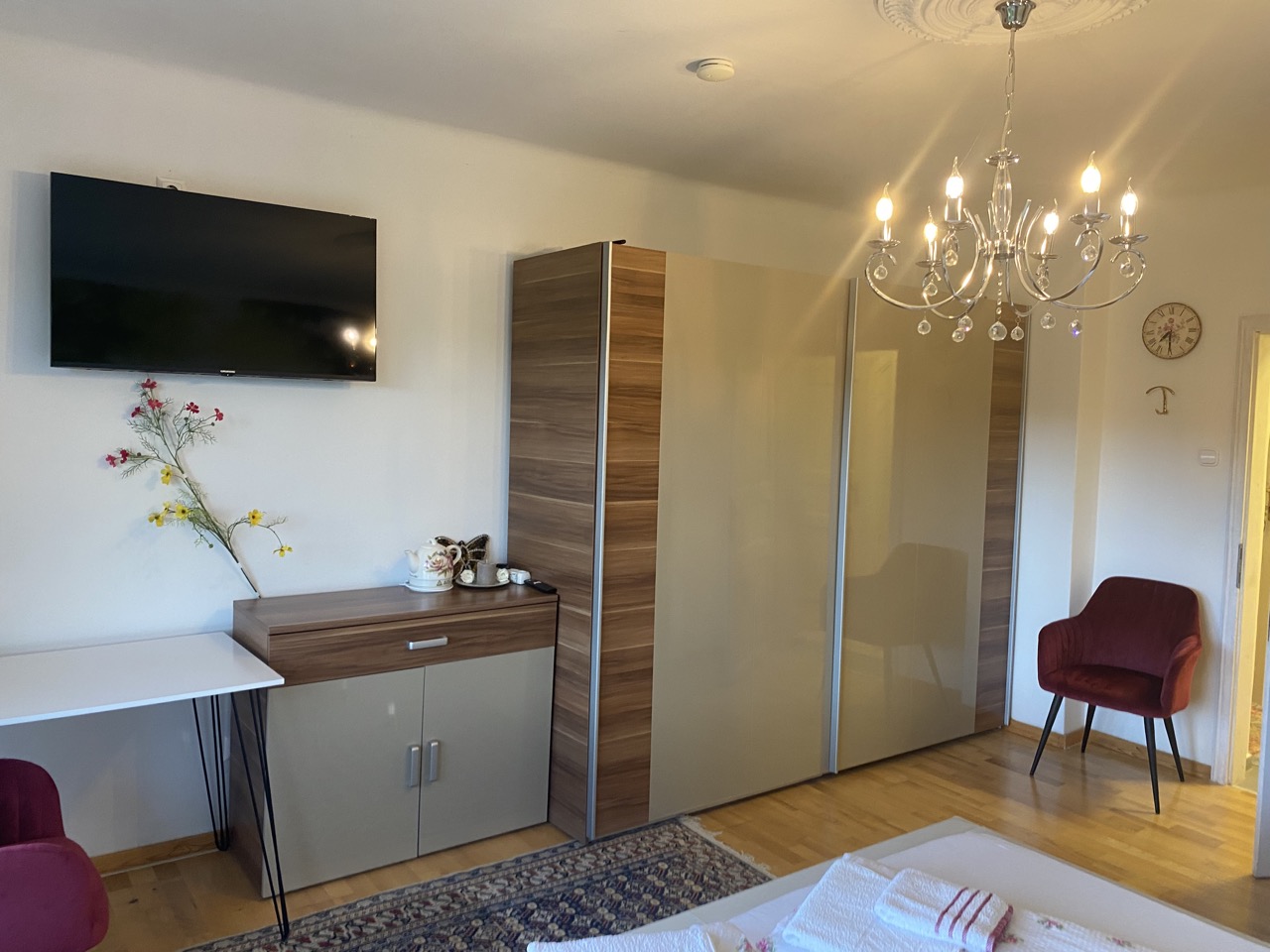 Double room without kitchen with external toilet