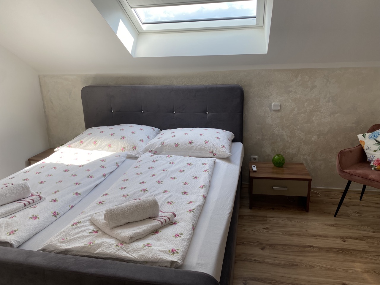 Apartment 5 - Schlafzimmer Ost