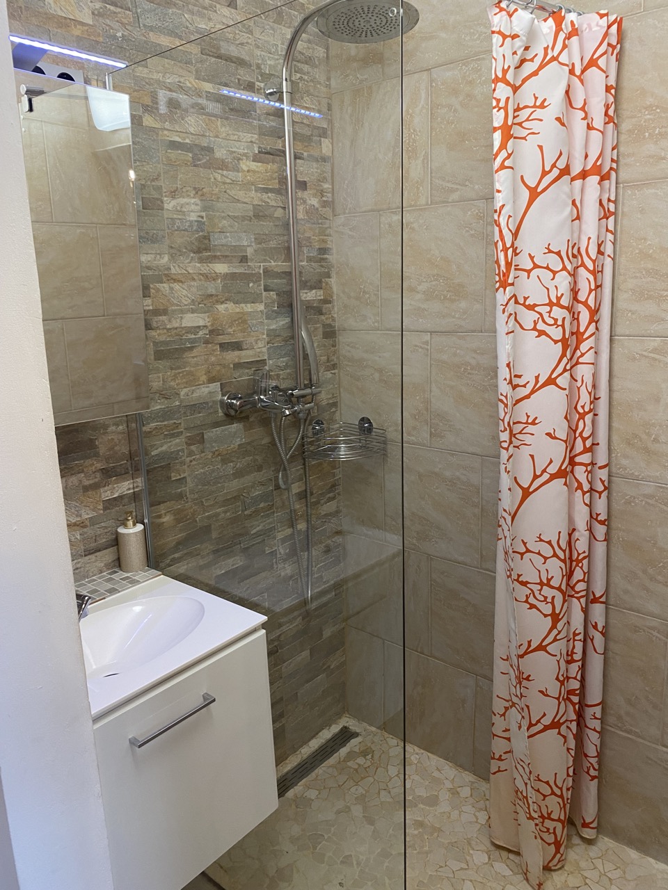 Doppelzimmer ohne K&uuml;che mit externem WC