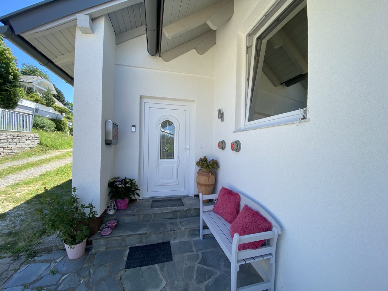 Eingang Apartment 3,4,5 und Doppelzimmer 